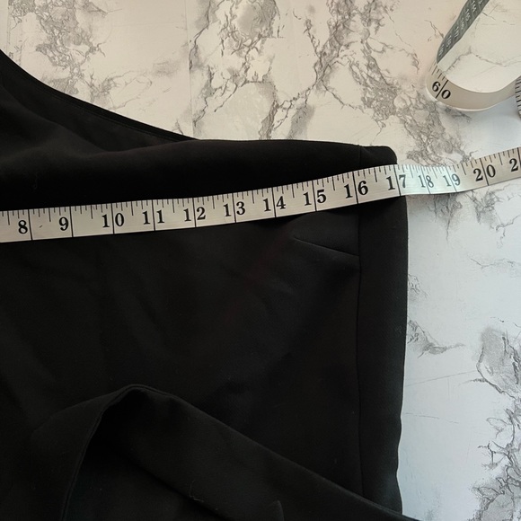 Banana Republic Black One Shoulder Wide Legs Cropped Jumper Romper Size 2 - Picture 12 of 14